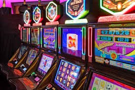 Bagan7One အက်ပ် မိုဘိုင်းစခရင်တွင် Live Casino နှင့် Sportsbook ရွေးချယ်မှု ပြသချက်